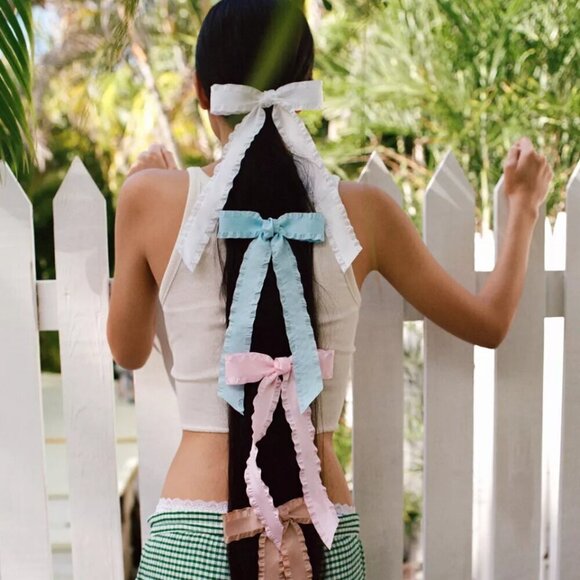 NWT Urban Outfitters Lettuce Edge Pink Hair Bow Barrette - Picture 4 of 5